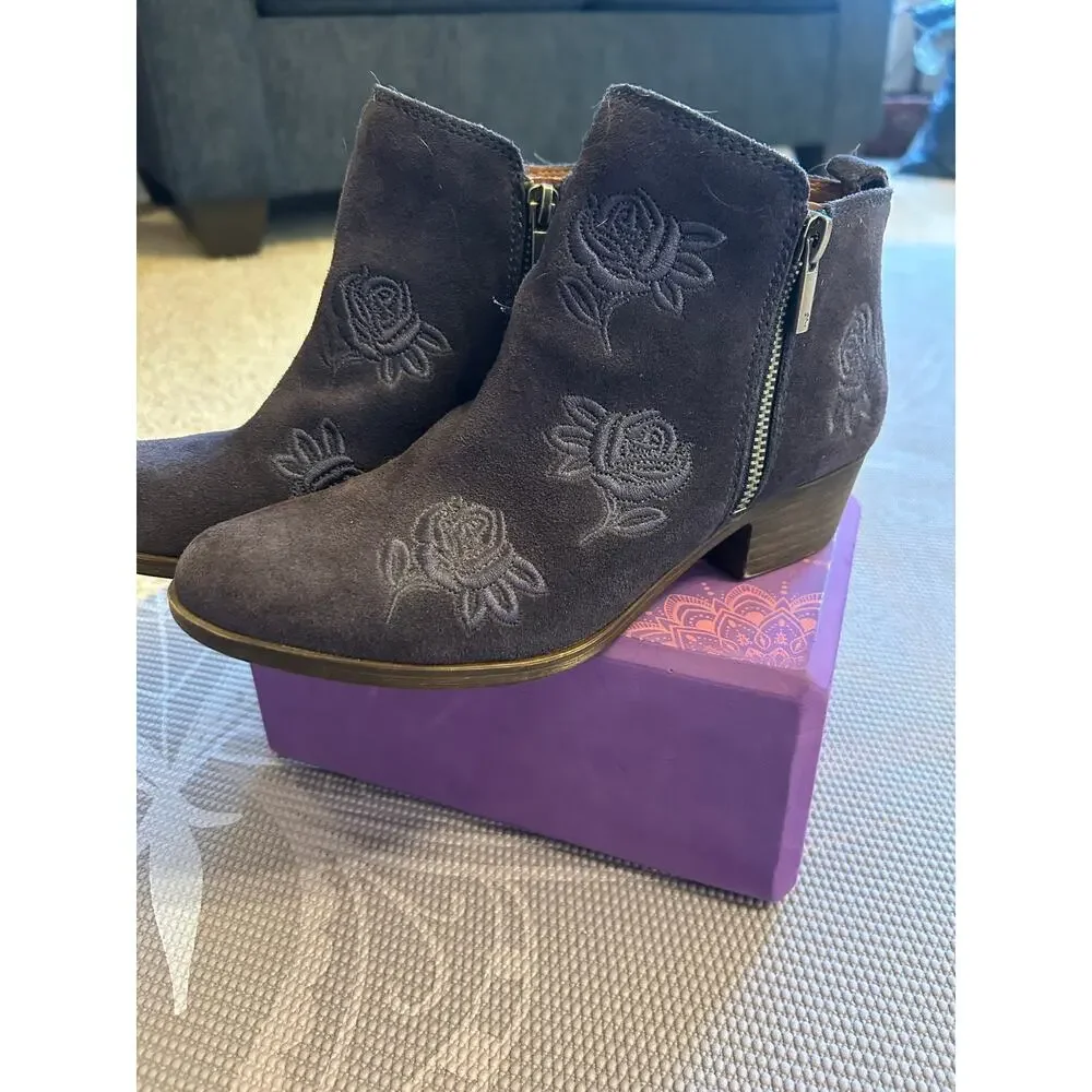 Lucky Brand Navy Blue Suede Ankle Boots Size 7M Floral Rose Embroidery Side Zip